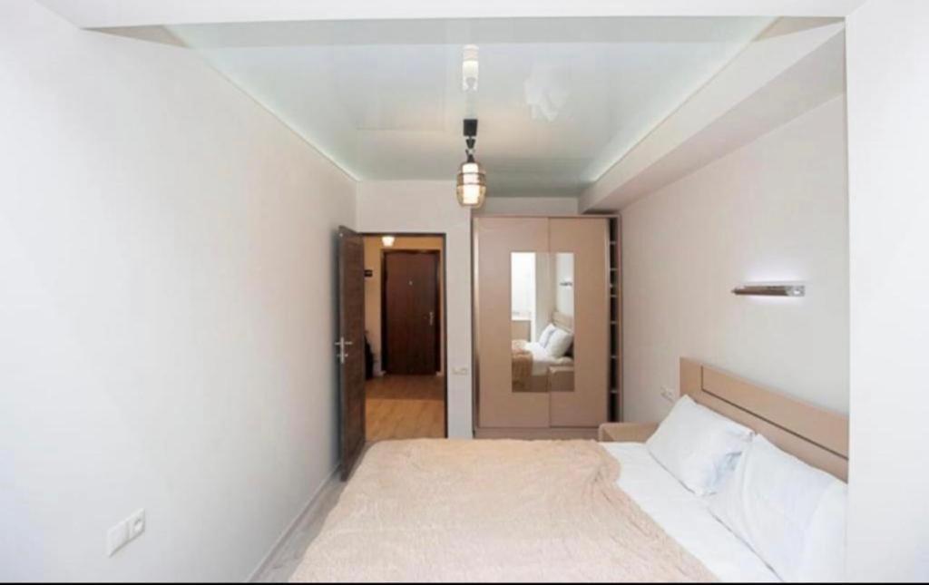 Excellent Apartment In The Republic Square Pushkin 3 เยเรวาน ภายนอก รูปภาพ